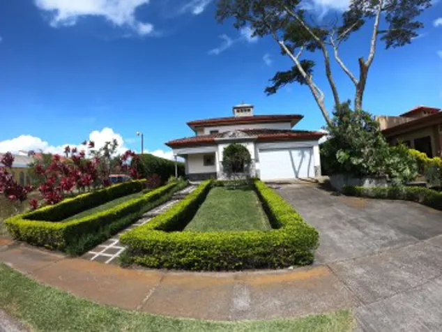 Great Family Home in Lomos Del Zurqui in San José, San Isidro, Heredia — $630,000 - Photo 3 of 25
