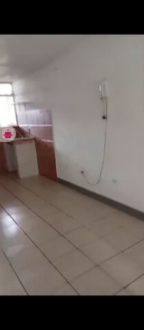 Se alquila casa grande con tres cuartos y un apartamento al lado atrás de la propiedad tipo estudio  in Alajuela — ₡ 480 000