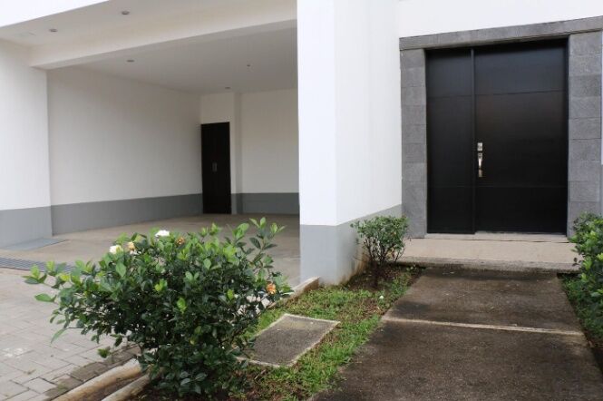 CASA EN VENTA, GUACHIPELIN, $415.000 Cod#24-31 en Escazú, San José — ₡ 415 000