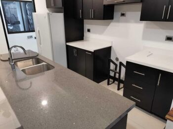 VENTA DE HERMOSA CASA EN SAN VICENTE, MORAVIA. 100% EN BLOCK. in San Vicente, Moravia, San José — $185,000 - Photo 4 of 13