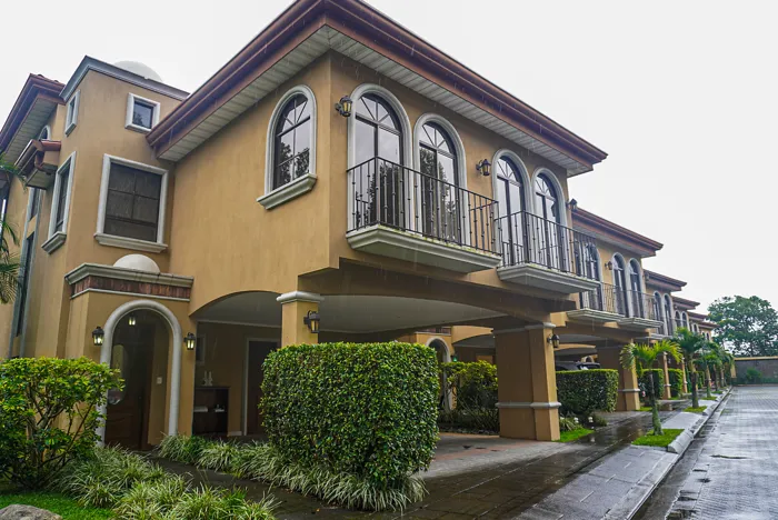 Venta casa en Curridabat - Colinas de Montealegre - Para Inversion en Curridabat, San José — $650,000