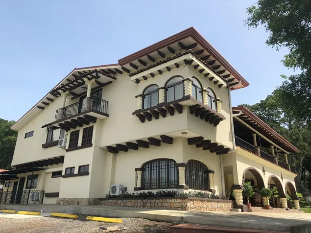 Hermosa casa en Grecia con potencial comercial in Grecia, Alajuela — ₡ 3 594 104