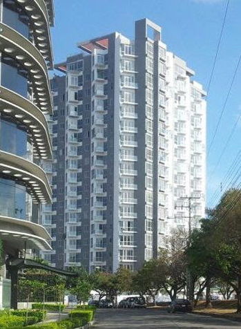 VENTA DE APARTAMENTO AMUEBLADO, ROHRMOSER, COND VISTAS DE NUNCIATURA en Pavas, San José — $239,000 - Foto 2 de 19