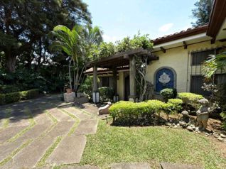 CASA NEOCOLONIAL GUACHIPELIN DE ESCAZU en San Rafael, Escazú, San José — $1,200,000 - Foto 4 de 55
