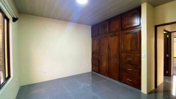 SE VENDE BELLA CASA EN SANTA EULALIA DE ATENAS.  in Santa Eulalia, Atenas, Alajuela — 85 000 000 ₡ - Photo 4 of 13