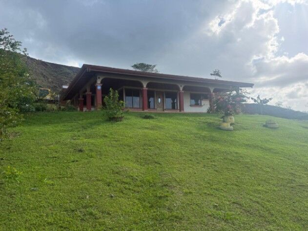 BELLA PROPIEDAD Y CASA EN MONTERREY DE SAN CARLOS.  en Monterrey, San Carlos, Alajuela — ₡ 165 000 000