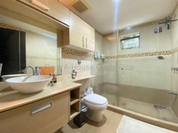 Venta de Apartamento en Río Oro-Santa Ana. RAH 26-1952 en Santa Ana, San José — $345,000 - Foto 5 de 20