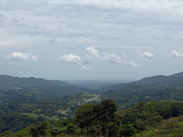 Nuevos solares desde 978 m2 hasta 7004 m2 a 235 000 dólares. in Atenas, Alajuela — $100,000