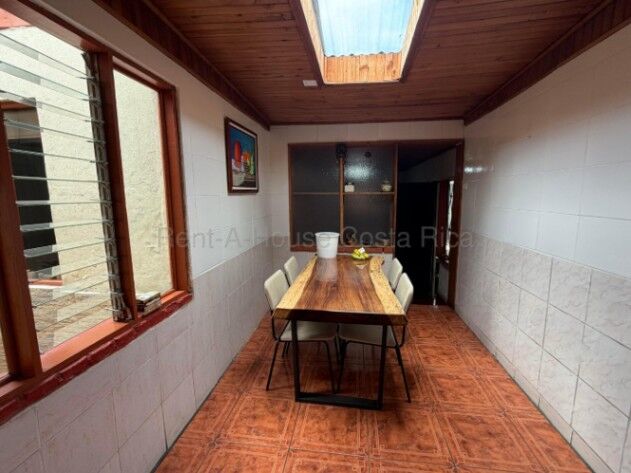 Venta | Propiedad de uso mixto con alto potencial comercial en Desamparados #26-1802 GS en San Juan De Dios, Desamparados, San José — $280,000