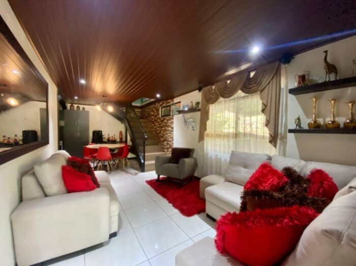 Venta de casa en lote de 876 m2 en la Garita Alajuela en Garita, Alajuela — $208,000