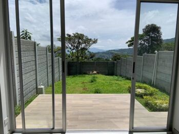 Se vende moderna casa con patio en Bebedero Escazú 25-142 en San Antonio, Escazú, San José — $280,000 - Foto 5 de 21