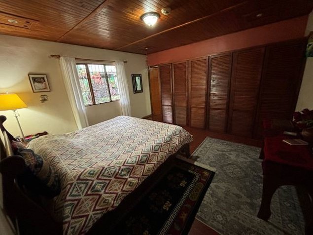 Casa de estilo único rodeada de jardines tropicales en Atenas, Alajuela — $450,000 - Foto 3 de 18
