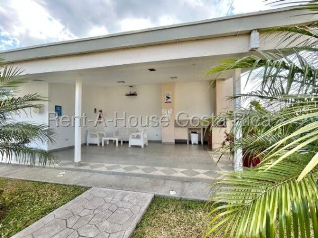 Se vende apartamento en calle verbena Alajuelita san felipe 26-1430 en San Felipe, Alajuelita, San José — $165,000