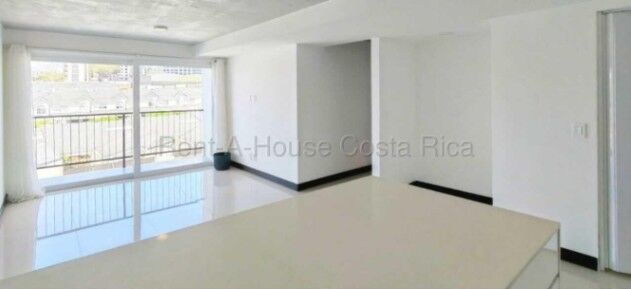 Apartamento con balcón, amenidades modernas y excelente ubicación en el este #26-1642 GS in Granadilla, Curridabat, San José — $1,150