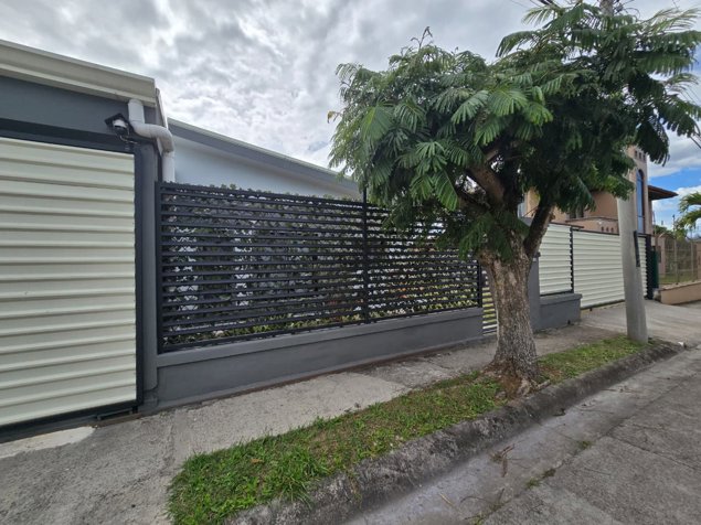 Amplia propiedad en Grecia con dos casas independientes in Grecia, Alajuela — ₡ 185 000 000