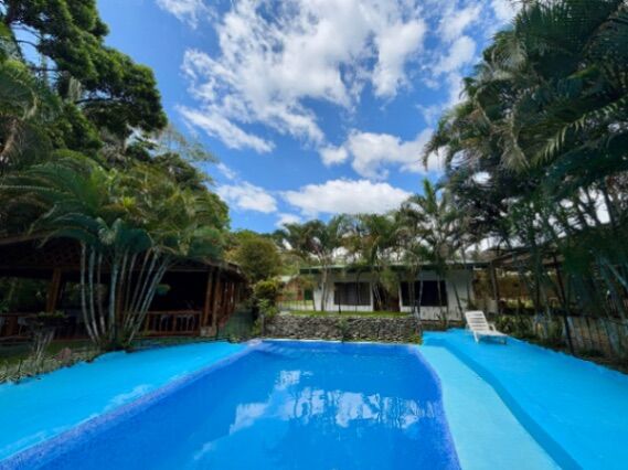 Eco-centro con río y alojamiento en venta – Pérez Zeledón en San Isidro De El General, Pérez Zeledón, San José — $230,000