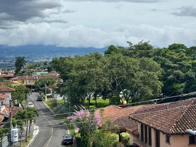 Venta de Apartamento tipo Loft de 3 Niveles en San Rafael de Escazu en San Rafael, Escazú, San José — $230,000 - Foto 3 de 14