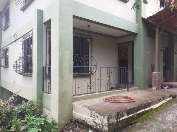 Se vende casa con amplio lote en Desamparados Alajuela 25-189 en Desamparados, Alajuela — ₡ 180 000 000