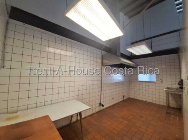 Alquiler de Local Comercial en Plaza Rubí-San Francisco de Heredia. RAH 26-1407 in San Francisco, Heredia — $1,620