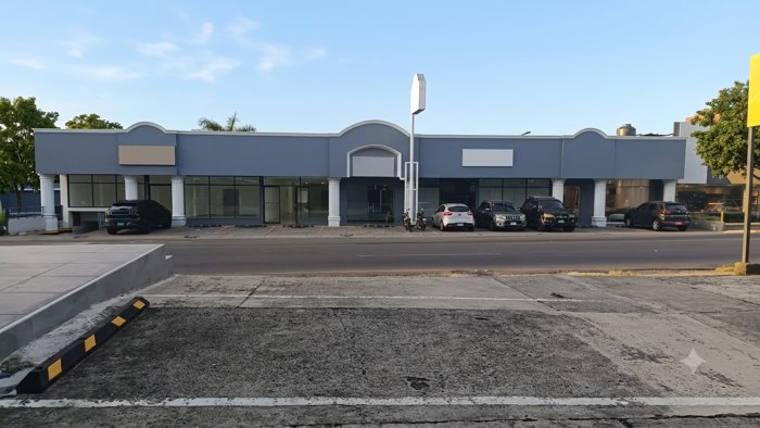Alquiler de Local Comercial en Escazú in Escazú, San José — $2,400