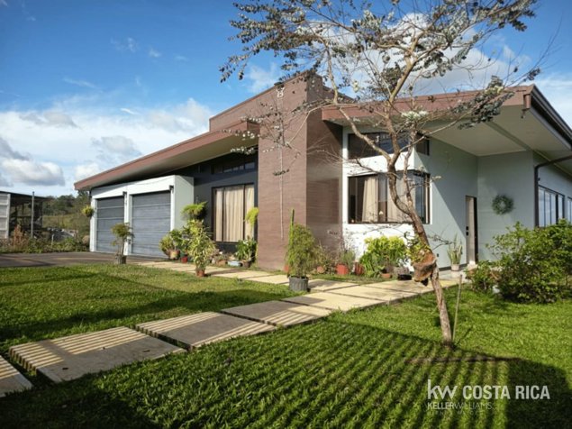 Exclusiva casa, Residencial vistas del bosque, San Carlos en Quesada, San Carlos, Alajuela — $360,000 - Foto 2 de 16