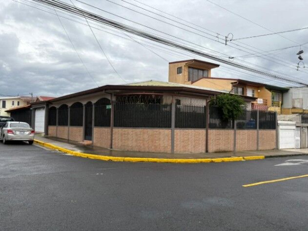 Oportunidad en Urbanización Belgrano, Hatillo Centro  en Hatillo, San José — ₡ 115 000 000