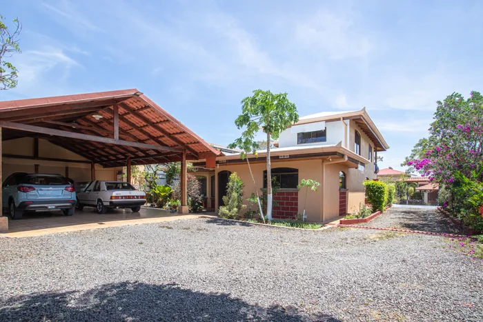 House for sale in Atenas with large land in San José, Atenas, Alajuela — $385,000