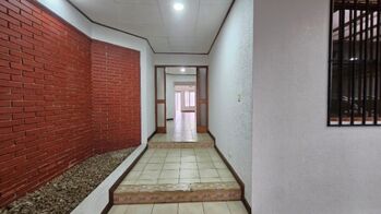 Venta de Casa en Freses de Curridabat-Granadilla. RAH 26-294 in Granadilla, Curridabat, San José — $350,000 - Photo 5 of 20