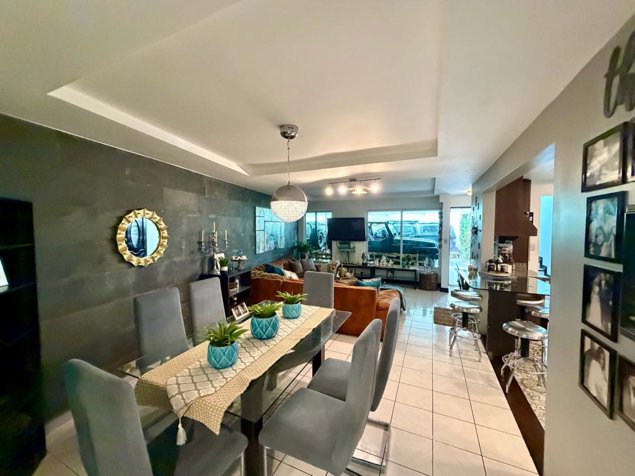 Venta de moderna casa en Cartago, por Walmart Los Ángeles in Oriental, Cartago — $325,000 - Photo 2 of 44