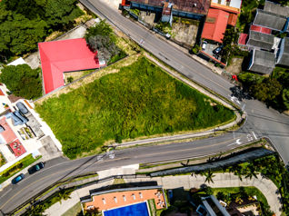 Precio Reducido, Lote de 1555 m2 en La Paco, Escazú. Costa Rica in San Rafael, Escazú, San José — $396,000 - Photo 2 of 18