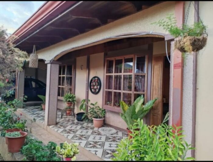 Vendo casa  en Santa María, Dota, San José — ₡ 77 500 000