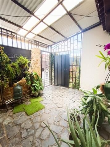 ¡Tu nuevo hogar te espera! 🏡✨ en Zapote, San José — $143,000