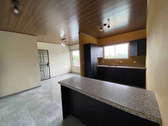 ALQUILER HERMOSO APARTAMENTO SEGUNDA PLANTA SANTA ANA CENTRO en Santa Ana, San José — ₡ 500 000