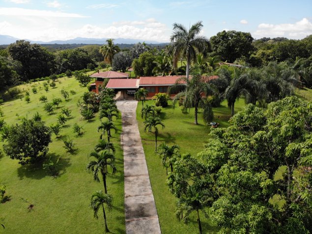 Finca impresionante de 14 hectáreas con vistas espectaculares in San Mateo, Alajuela — $1,150,000