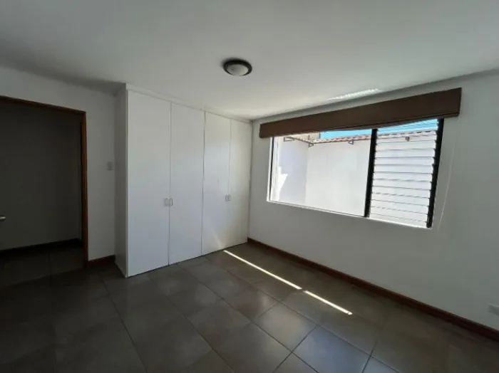 RAH ofrece en venta Casa de dos plantas en Escazú San Rafael en Escazú, San José — $170,000 - Foto 3 de 12