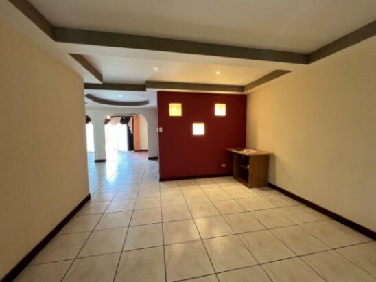 Se vende espaciosa casa con patio en San Vicente de Moravia 25-1573 in San Vicente, Moravia, San José — $178,500