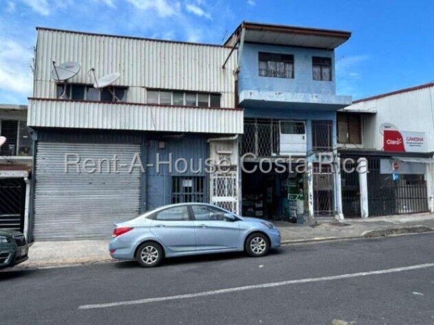Propiedad mixta ideal para bodega o desarrollo en zona de alto crecimiento 26-1452 GS in Merced, San José — $680,000