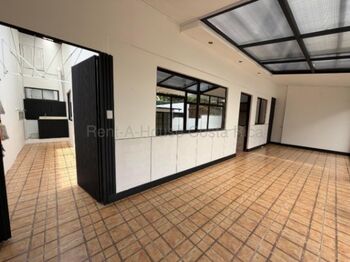 Casa en venta en Santo Domingo con jardín, estudio y espacios amplios #26-2021 GS en Paracito, Santo Domingo, Heredia — $294,000 - Foto 5 de 10