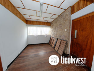 Amplia casa en San Pedro de Montes de Oca    **1955 en San Pedro, Montes De Oca, San José — $475,000 - Foto 5 de 25