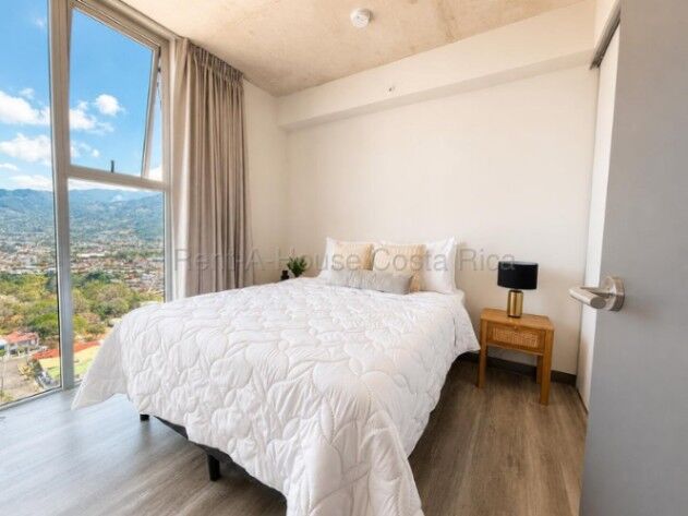 Se alquila apartamento en Mata Redonda San José 26-2240 en Mata Redonda, San José — $1,300