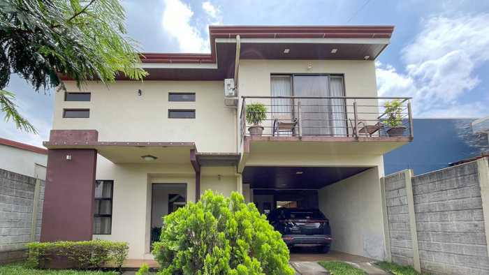 hermosa casa en Los Angelos de Grecia in Grecia, Alajuela — ₡ 95 000 000