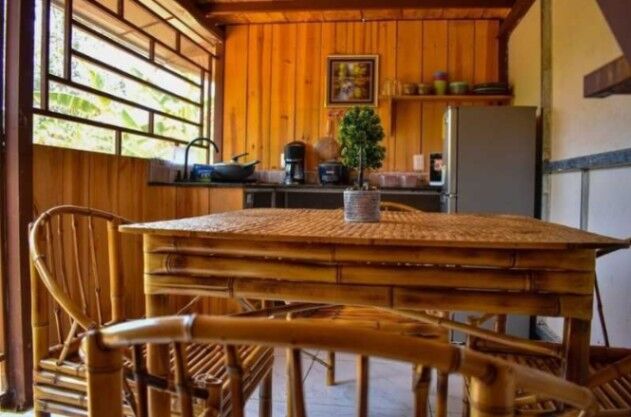 Se vendeFinca con cabañas cerca de Nauyaca Falls  en Barú, Pérez Zeledón, San José — $425,000
