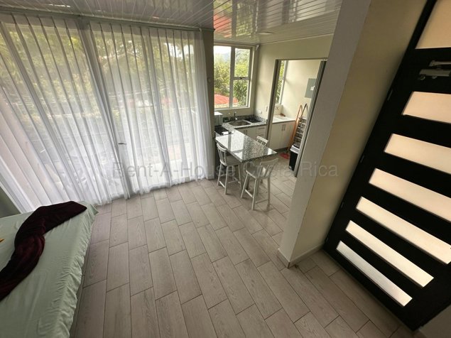 Apartamento en Alquiler en Colon, Mora in Colón, Mora, San José — $800 - Photo 2 of 11