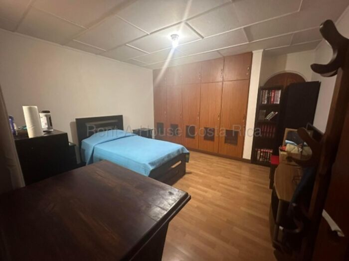 Venta de hermosa casa ubicada en San Vicente de Moravia 27-9 in San Vicente, Moravia, San José — ₡ 162 500 000