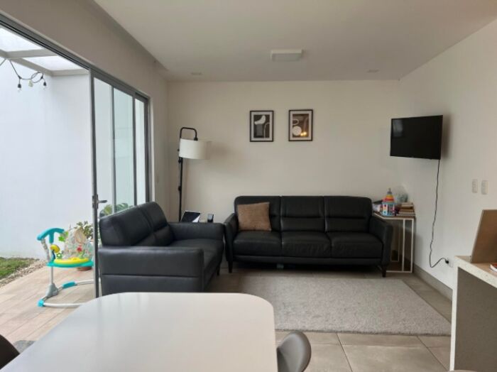 Venta de Hermosa Casa en San Antonio de Escazú / Mls. 26-706 OFC JB en San Antonio, Escazú, San José — ₡ 250 000
