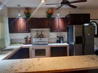 Tropical Breezes – Tu Refugio Costero a Solo Pasos de Playa Bejuco en Parrita, Puntarenas — $285,000 - Foto 4 de 14