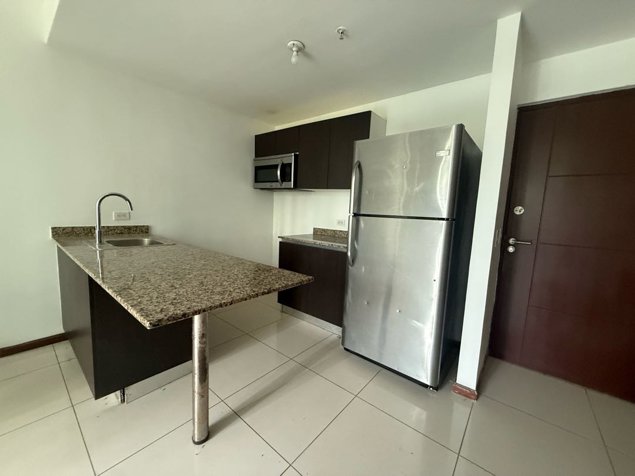Apartamento en Bambú Eco Urbano | 2 Hab | 1 parqueo en San Sebastián, San José — $1,050 - Foto 2 de 11