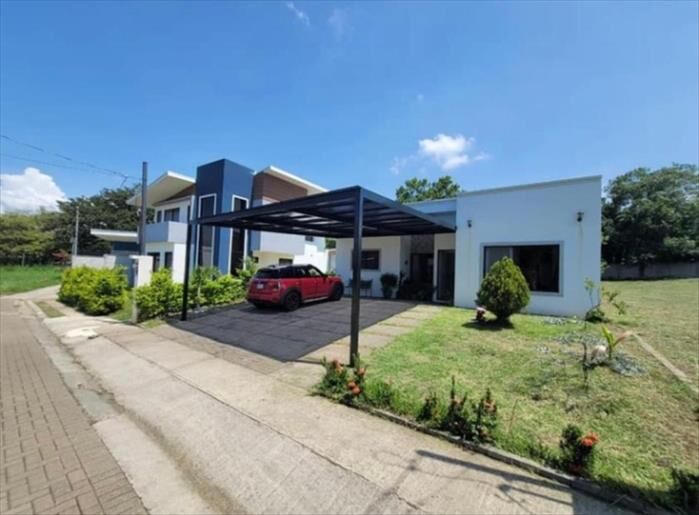 SE VENDE BELLA CASA EN GRECIA, ALAJUELA.  en Grecia, Alajuela — ₡ 75 000 000