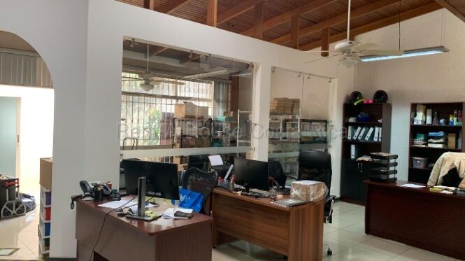 Complejo de oficinas en venta cerca de la Embajada de Estados Unidos #26-2131 GS en Pavas, San José — $475,000