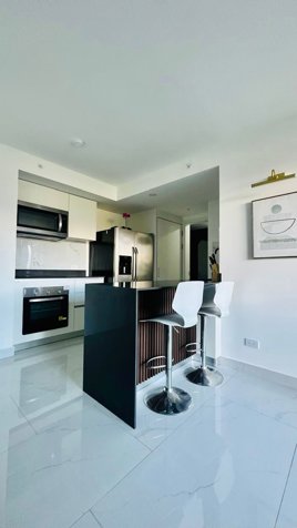 Venta de Apartamento en Nunciatura, San José. in Mata Redonda, San José — $180,000 - Photo 2 of 18